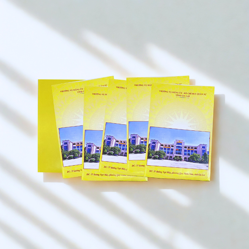 Để tăng tính thẩm mỹ và độ bền, folder A5 có thể được gia công bằng nhiều kỹ thuật