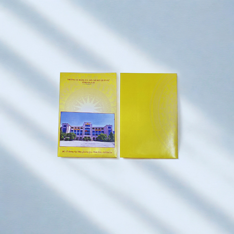 Folder A5 là giải pháp lưu trữ tài liệu nhỏ gọn, chuyên nghiệp và hiệu quả cho doanh nghiệp trong nhiều hoạt động kinh doanh, hội thảo và sự kiện